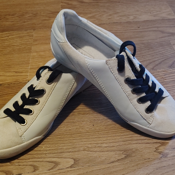 Coach White and Black Athletic Shoes - Picture 5 of 7